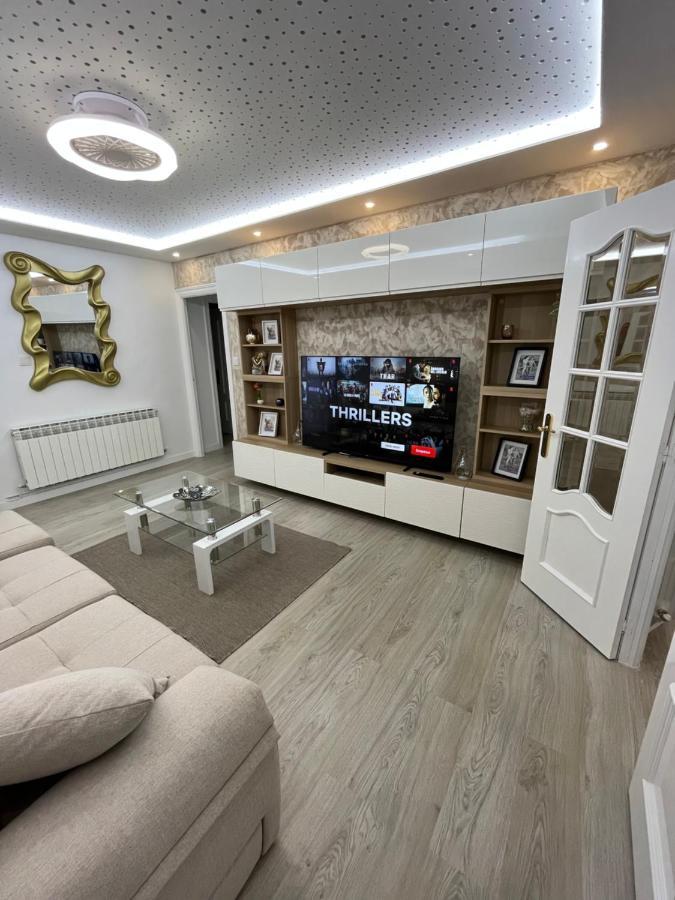 Apartamentos C&E Haro Eksteriør billede